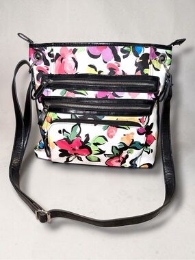 🌸GAL All Over Compartments Crossbody